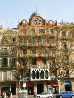 Barcelona: Casa Enric Laplana o Casa Mundó (1907-1909)  Arquitecte: Bernardí Martorell i Puig (Fotografia: Valentí Pons i Toujouse)