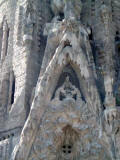 Gaudí: Sagrada Familia  Fachada de la Natividad  Portal de la Esperanza  Desposorios de Maria y José