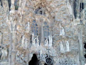 Gaudí: Sagrada Família  Fachada de la Natividad  Portal de la Caridad