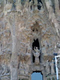 Gaudí: Sagrada Familia  Fachada de la Natividad  Portal de la Fe
