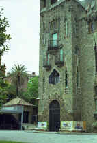 Gaudí Bellesguard Porte