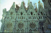 Gaud: Sagrada Familia Exterior -  Muro exterior lado levante