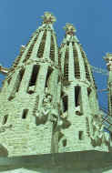 Gaudí: Sagrada Família  Faáde de la Passion  Clochers