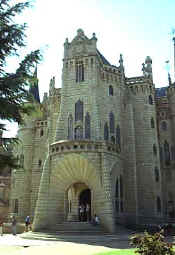 Gaudí Palais épiscopal Astorga Porche