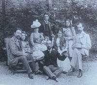 Albniz con Francis Money-Coutts y otros amigos