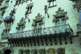 Puig i Cadafalch: Casa Amatller Balcón
