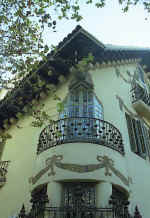 Puig i Cadafalch: Casa Company, angle de façana