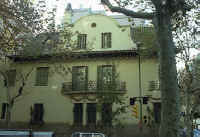 Puig i Cadafalch: Casa Company, Façana lateral