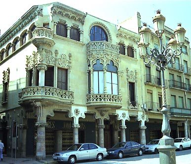 Domènech i Montaner – Navas House