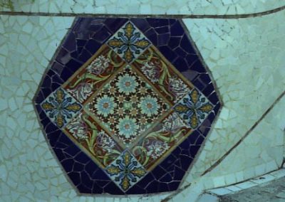 G_Park_Guell_Mosaic_escala_entrada