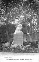 Apelles Mestres: Postal d'poca amb la imatge del monument existent a la poblaci d'Illa (Catalunya Nord) amb el lema "No Passareu".