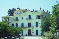 Canet de Mar: Villa Flora Vista des del cam d'entrada