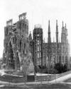Gaudí: The Sagrada Família - the apse and the bell towers in 1908