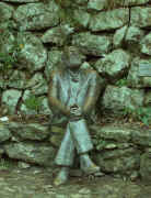 Gaud�   El Capricho  Comillas   Statue en bronze de Gaud�
