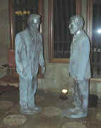 Gaud�   Palau G�ell   Statues de G�ell et Gaud�
