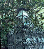 Gaud�: Casa Vicens, Lanterne et grille