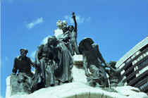 Llimona: Monument al Dr Robert Grup frontal