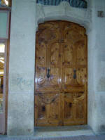Pere Casellas i Tarrats: Casa Iglesias, puerta principal
