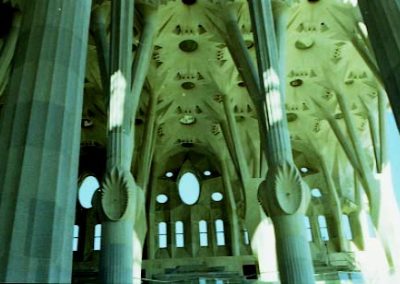 G S Fam Interior Columnes i sostre esglesia 2